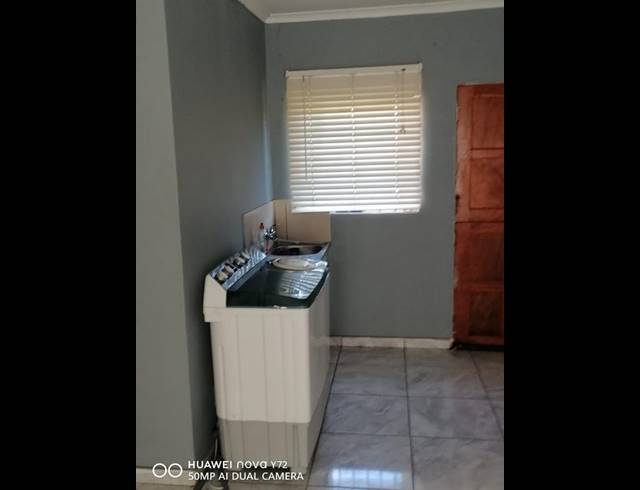 2 BEDROOM HOUSE FOR SALE IN LENASIA EXT 1